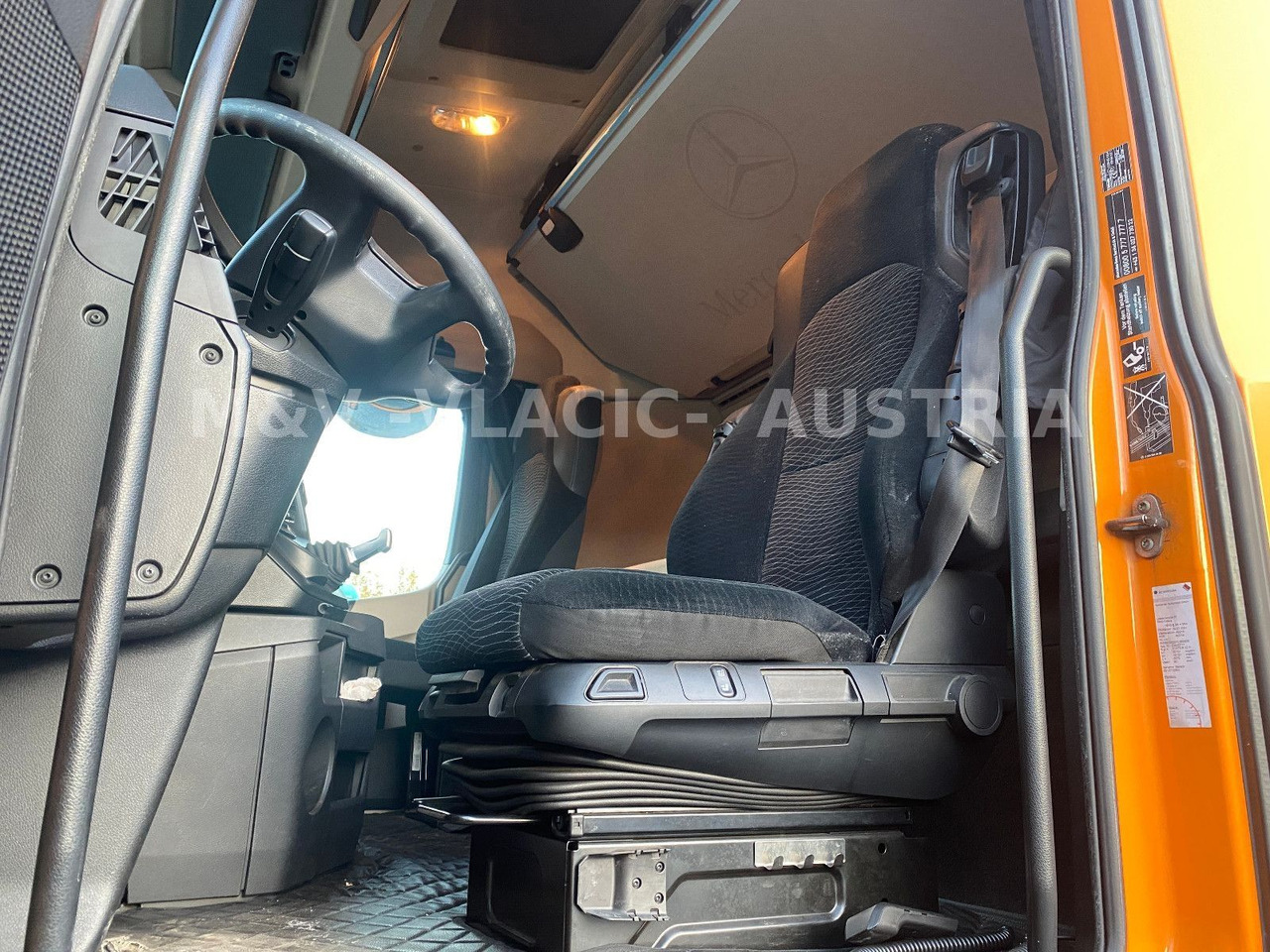 Mercedes-Benz 2542 - Xe chở container/ Xe tải hoán đổi thân: hình 4 Mercedes-Benz 2542 - Xe chở container/ Xe tải hoán đổi thân: hình 4
