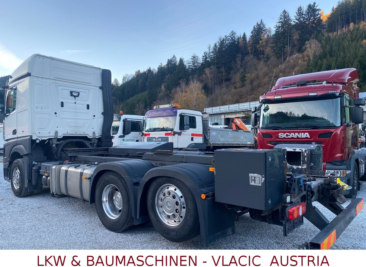 Mercedes-Benz Actros 963-0-C - Xe bồn: hình 4 Mercedes-Benz Actros 963-0-C - Xe bồn: hình 4