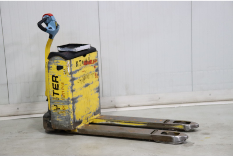 Hyster P1.8 - Xe tải nâng pallet: hình 1 Hyster P1.8 - Xe tải nâng pallet: hình 1