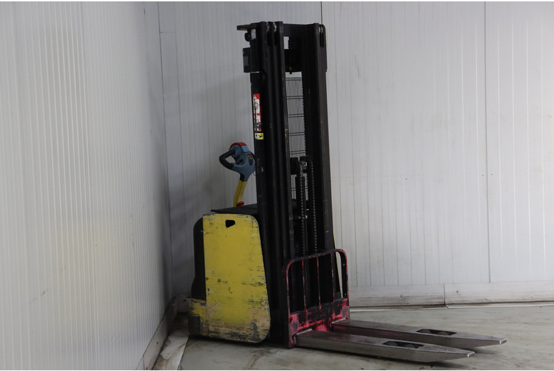 Hyster S1.4-46 - Máy xếp chồng: hình 4 Hyster S1.4-46 - Máy xếp chồng: hình 4