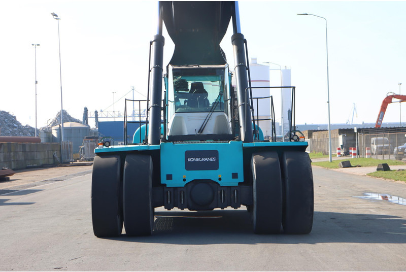 KONECRANES 4531TC5 - Xe tiếp cận xếp chồng: hình 4 KONECRANES 4531TC5 - Xe tiếp cận xếp chồng: hình 4