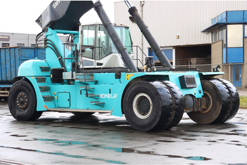 KONECRANES 4531TC5 - Xe tiếp cận xếp chồng: hình 2 KONECRANES 4531TC5 - Xe tiếp cận xếp chồng: hình 2