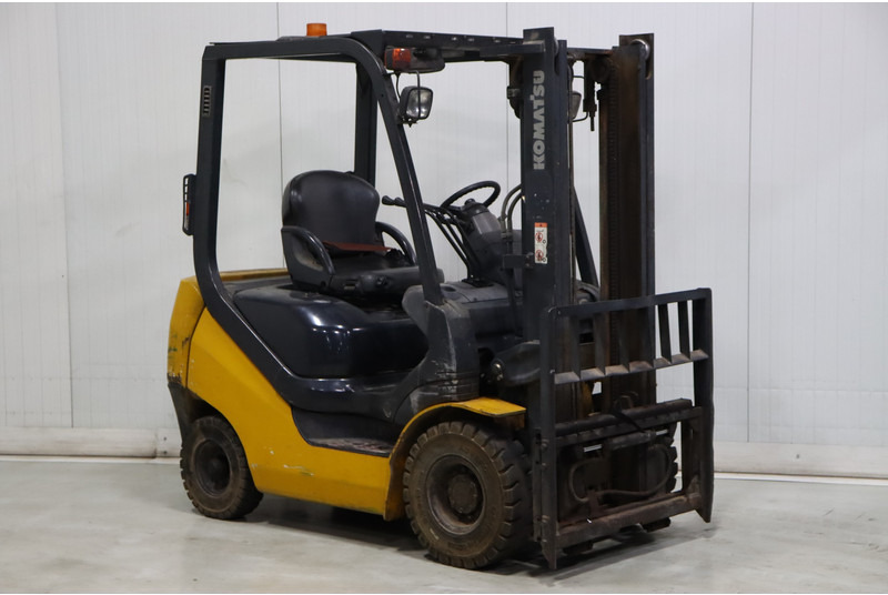 Komatsu FD18T-20 - Xe nâng diesel: hình 1 Komatsu FD18T-20 - Xe nâng diesel: hình 1