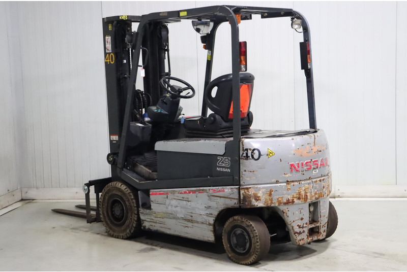 Nissan Q02L25CU - Xe nâng điện: hình 4 Nissan Q02L25CU - Xe nâng điện: hình 4