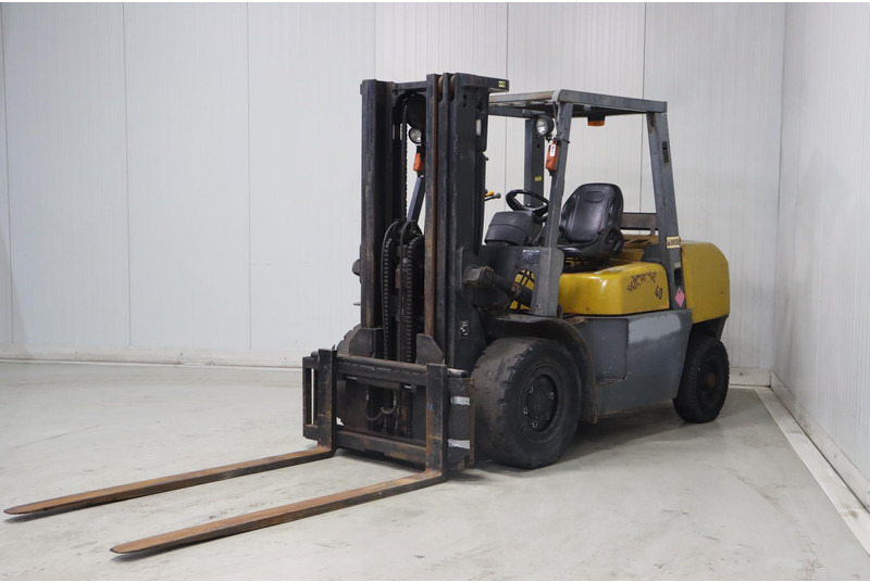 TCM FD40T2 - Xe nâng diesel: hình 3 TCM FD40T2 - Xe nâng diesel: hình 3