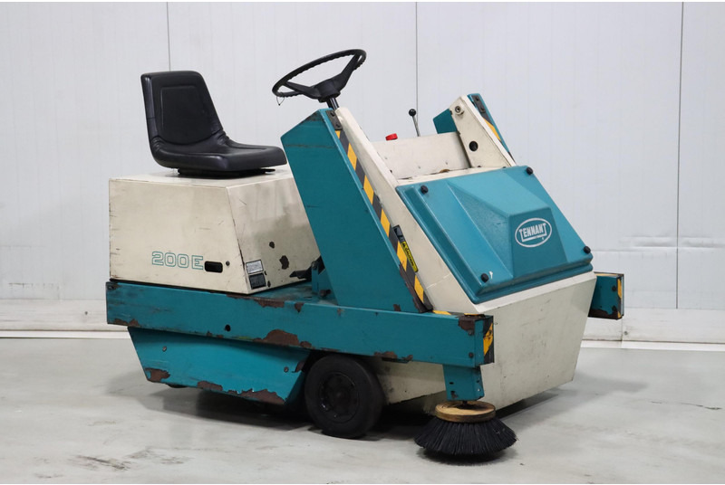 TENNANT 200E - Xe quét đường: hình 1 TENNANT 200E - Xe quét đường: hình 1