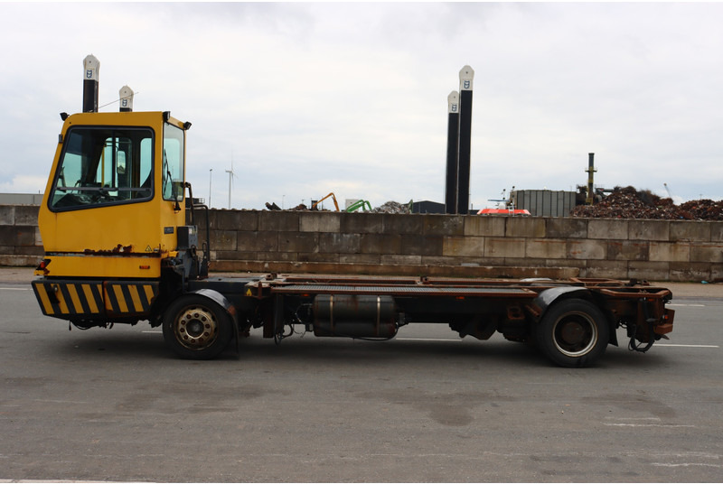 Terberg BC182 - Máy cày trạm: hình 5 Terberg BC182 - Máy cày trạm: hình 5