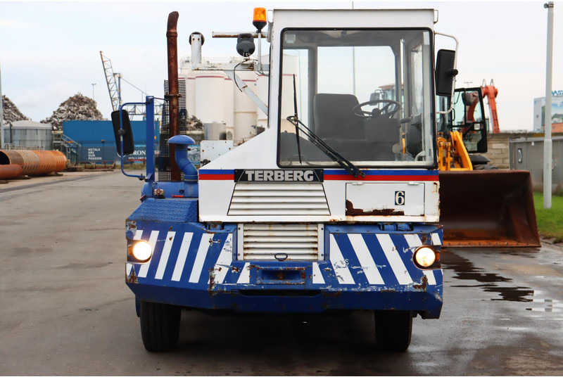 Terberg TRT89 - Máy cày trạm: hình 2 Terberg TRT89 - Máy cày trạm: hình 2