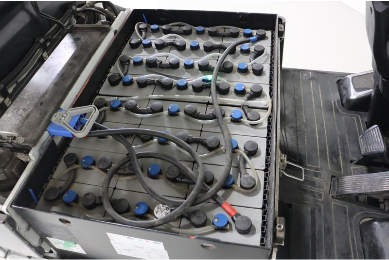 Xe nâng điện UniCarriers AG1N1L18Q: hình 8 Xe nâng điện UniCarriers AG1N1L18Q: hình 8