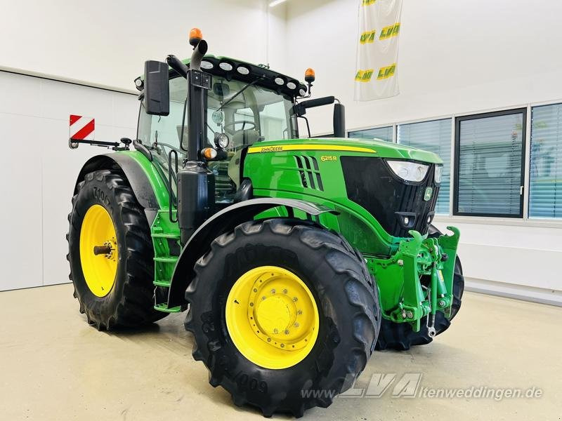 John Deere 6215R - Máy cày: hình 2 John Deere 6215R - Máy cày: hình 2