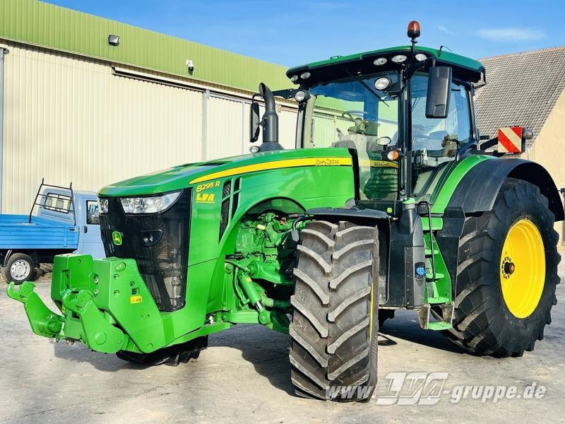John Deere 8295R - Máy cày: hình 1 John Deere 8295R - Máy cày: hình 1