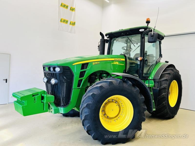 John Deere 8295R - Máy cày: hình 1 John Deere 8295R - Máy cày: hình 1