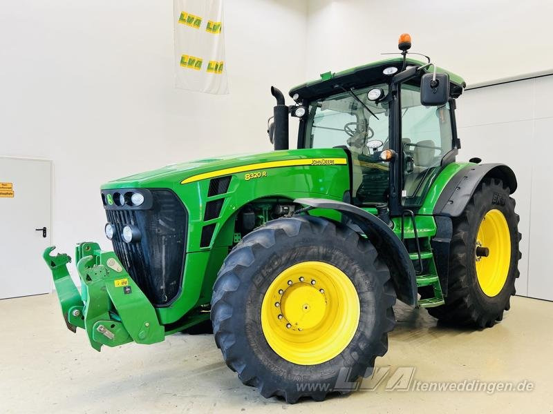 John Deere 8320R - Máy cày: hình 1 John Deere 8320R - Máy cày: hình 1