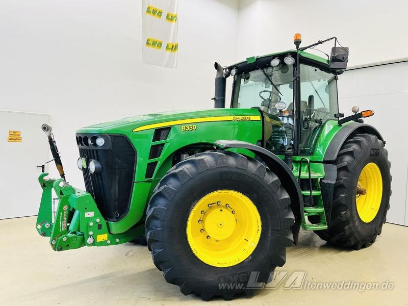 John Deere 8330 - Máy cày: hình 1 John Deere 8330 - Máy cày: hình 1