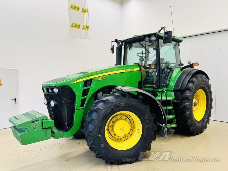 John Deere 8330 PowerShift - Máy cày: hình 4 John Deere 8330 PowerShift - Máy cày: hình 4