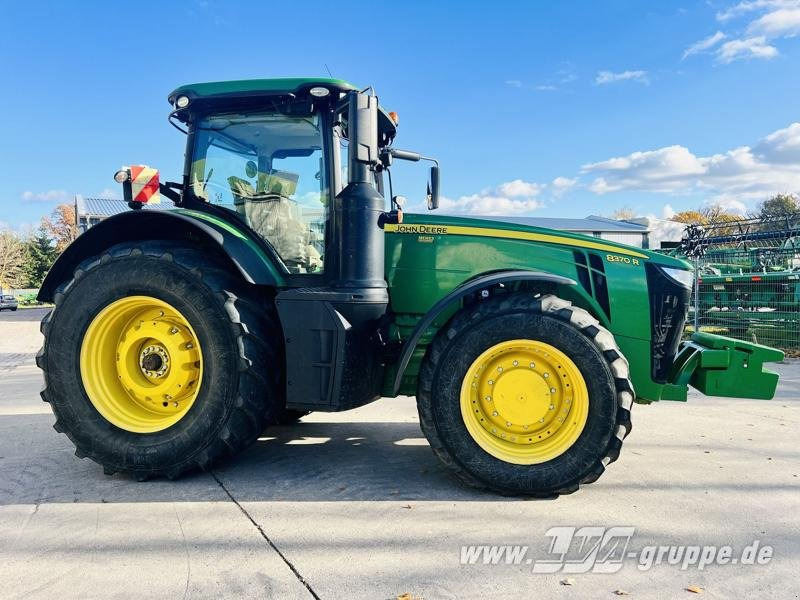 John Deere 8370R E23 PowerShift - Máy cày: hình 4 John Deere 8370R E23 PowerShift - Máy cày: hình 4