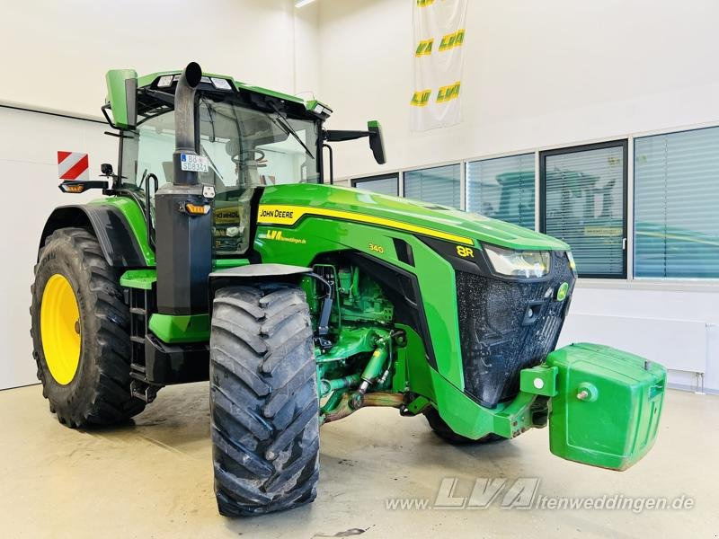 John Deere 8R 340 - Máy cày: hình 1 John Deere 8R 340 - Máy cày: hình 1
