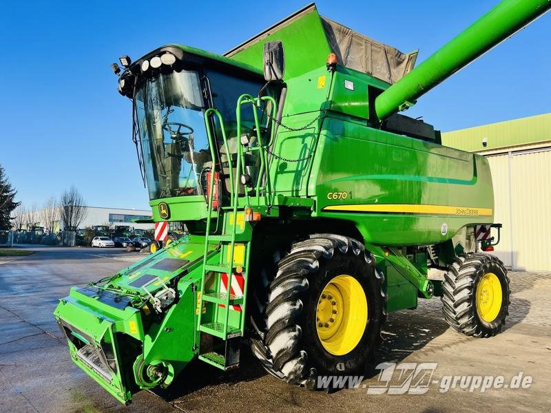 John Deere C670 - Máy gặt đập: hình 2 John Deere C670 - Máy gặt đập: hình 2