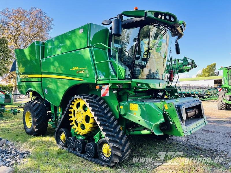 John Deere S780 - Máy gặt đập: hình 2 John Deere S780 - Máy gặt đập: hình 2