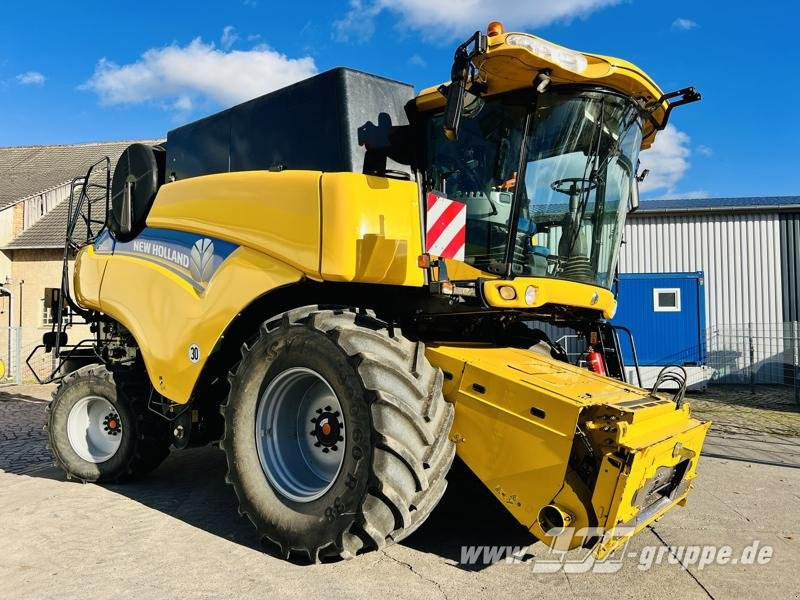 New Holland CR8080 - Máy gặt đập: hình 3 New Holland CR8080 - Máy gặt đập: hình 3
