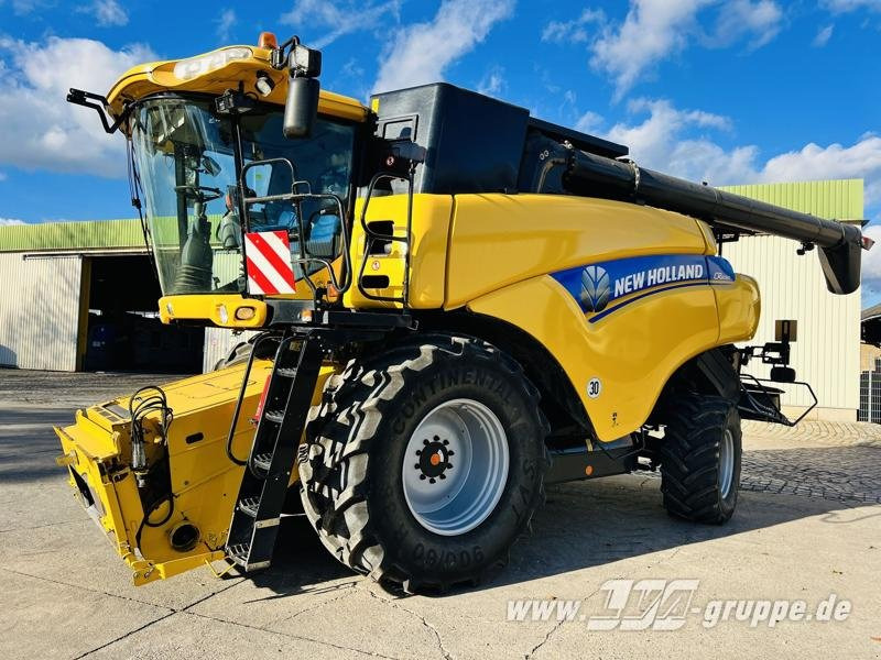 New Holland CR8080 - Máy gặt đập: hình 1 New Holland CR8080 - Máy gặt đập: hình 1