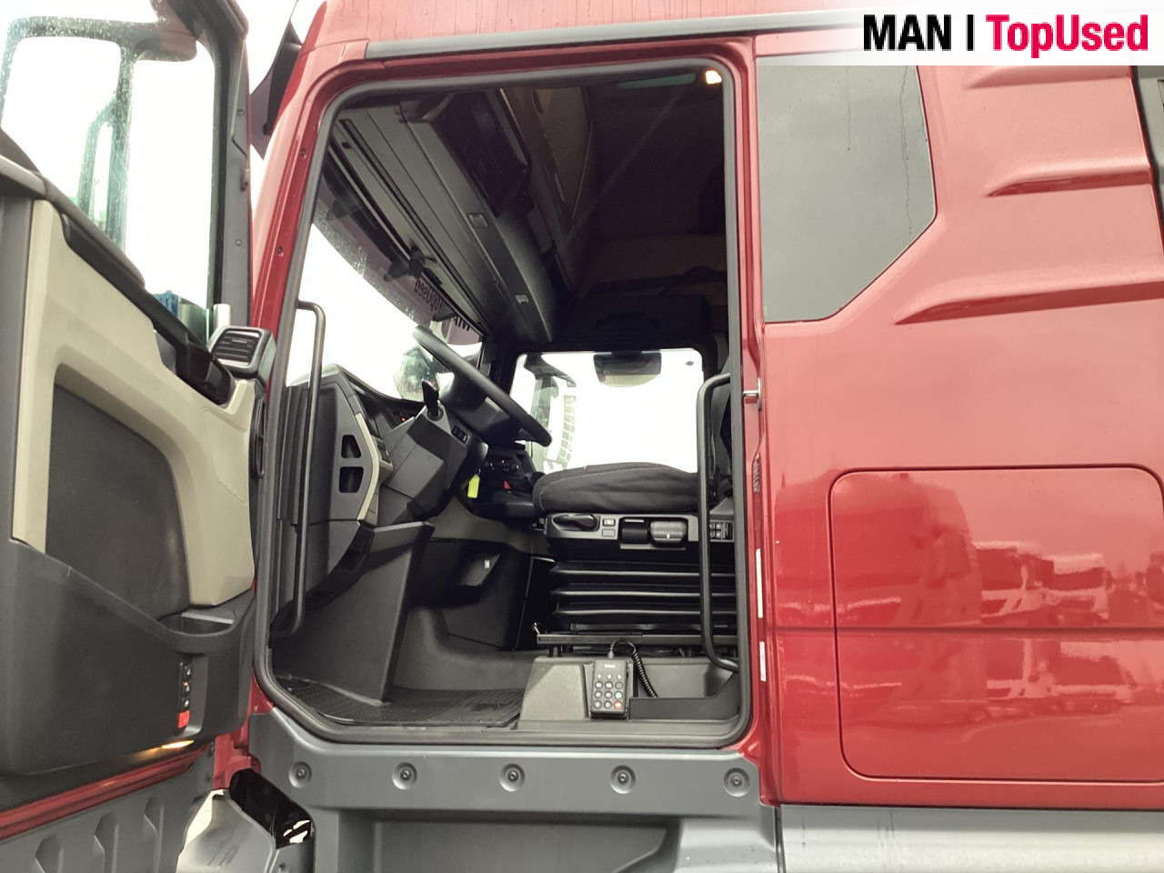MAN TGX 18.470 4x2 LL SA - Xe đầu kéo: hình 4 MAN TGX 18.470 4x2 LL SA - Xe đầu kéo: hình 4