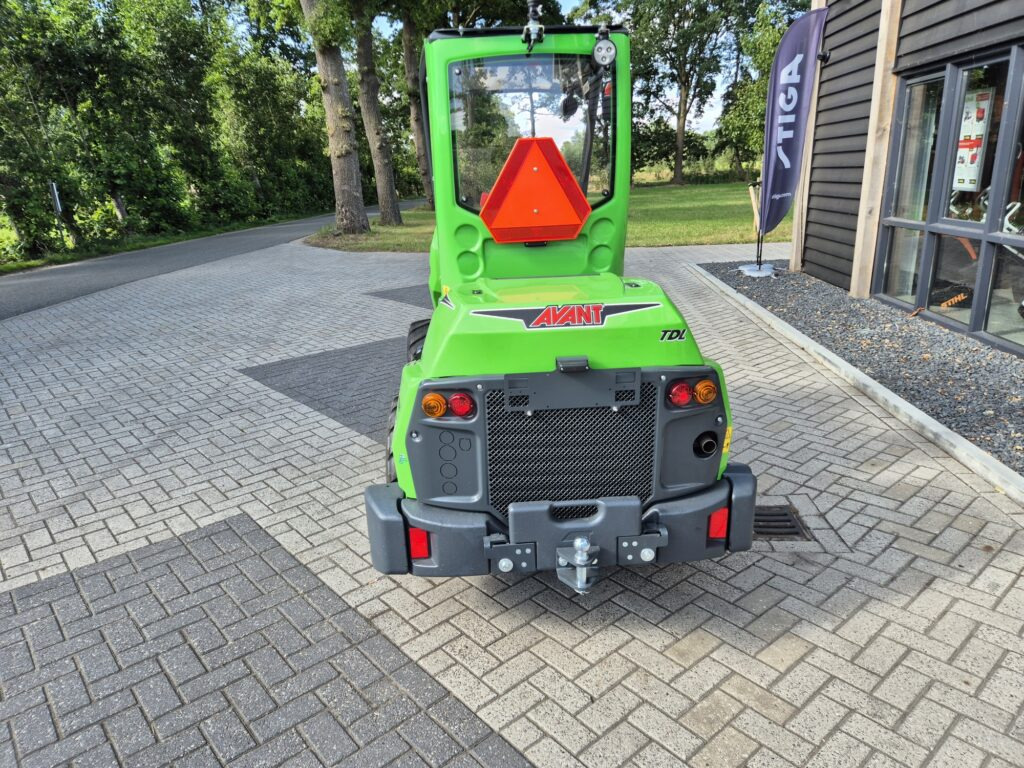AVANT 735I - Máy xúc lật mini gấp khúc: hình 4 AVANT 735I - Máy xúc lật mini gấp khúc: hình 4