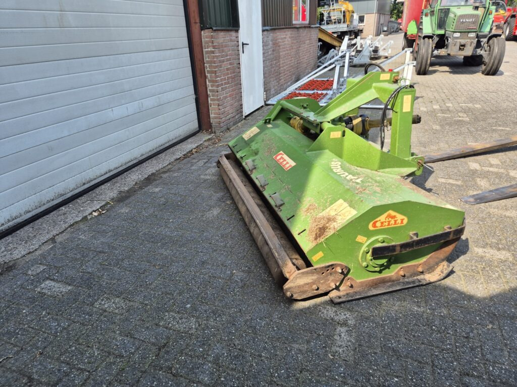 CELLI Taurus 200 mower - Máy cắt cỏ: hình 1 CELLI Taurus 200 mower - Máy cắt cỏ: hình 1