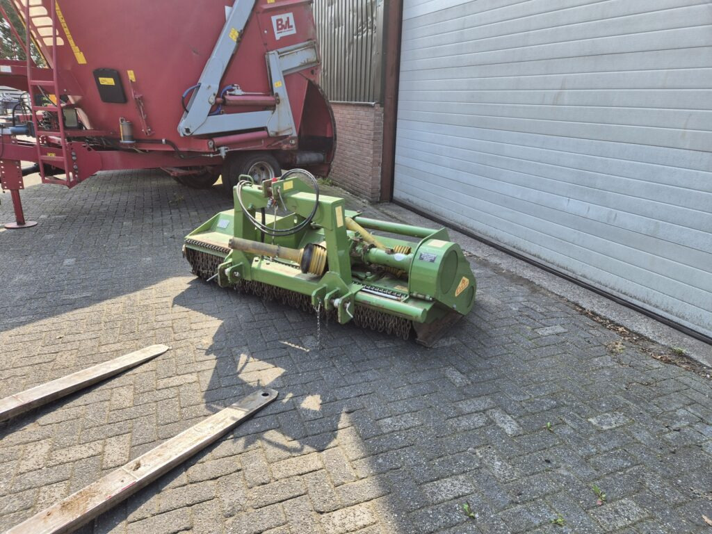 CELLI Taurus 200 mower - Máy cắt cỏ: hình 2 CELLI Taurus 200 mower - Máy cắt cỏ: hình 2