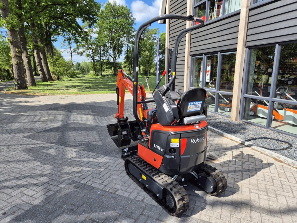 KUBOTA U10-5 - Máy xúc mini: hình 3 KUBOTA U10-5 - Máy xúc mini: hình 3