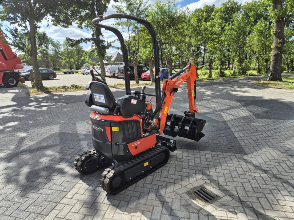 KUBOTA U10-5 - Máy xúc mini: hình 4 KUBOTA U10-5 - Máy xúc mini: hình 4