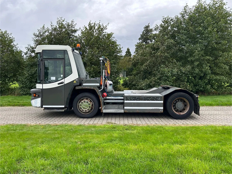Terberg DT 183 | DISTRIBUTION TERMINAL | 8949 HOURS !!!! | LOW STEPS - Máy cày trạm: hình 3 Terberg DT 183 | DISTRIBUTION TERMINAL | 8949 HOURS !!!! | LOW STEPS - Máy cày trạm: hình 3