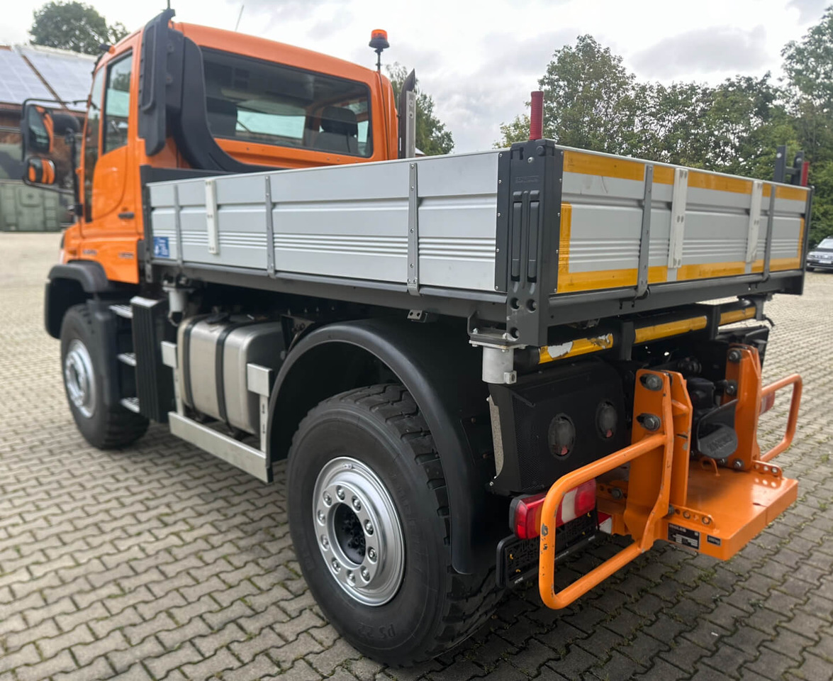 Unimog 530 - U530 405 44301 Mercedes Benz 405 - Tiện ích/ Xe đặc dụng: hình 3 Unimog 530 - U530 405 44301 Mercedes Benz 405 - Tiện ích/ Xe đặc dụng: hình 3