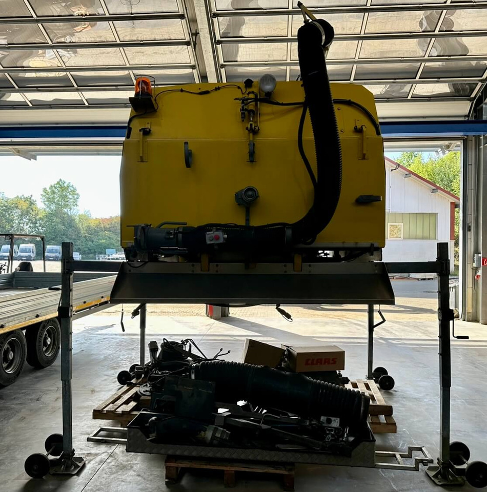 Unimog Aufbaukehrmaschine Trilety SK-370 - Xe quét đường: hình 5 Unimog Aufbaukehrmaschine Trilety SK-370 - Xe quét đường: hình 5