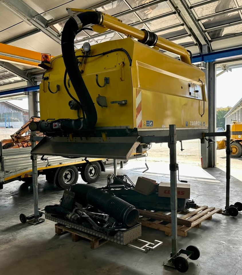 Unimog Aufbaukehrmaschine Trilety SK-370 - Xe quét đường: hình 4 Unimog Aufbaukehrmaschine Trilety SK-370 - Xe quét đường: hình 4