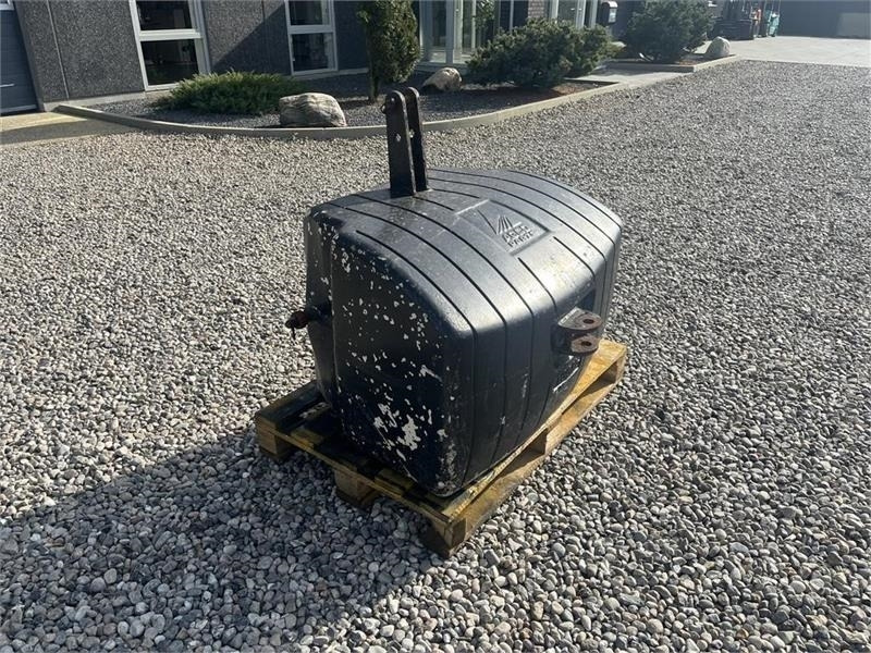 Agco 1100 kg Frontvægt med træk til 3.punkts ophæng - Đối trọng: hình 4 Agco 1100 kg Frontvægt med træk til 3.punkts ophæng - Đối trọng: hình 4