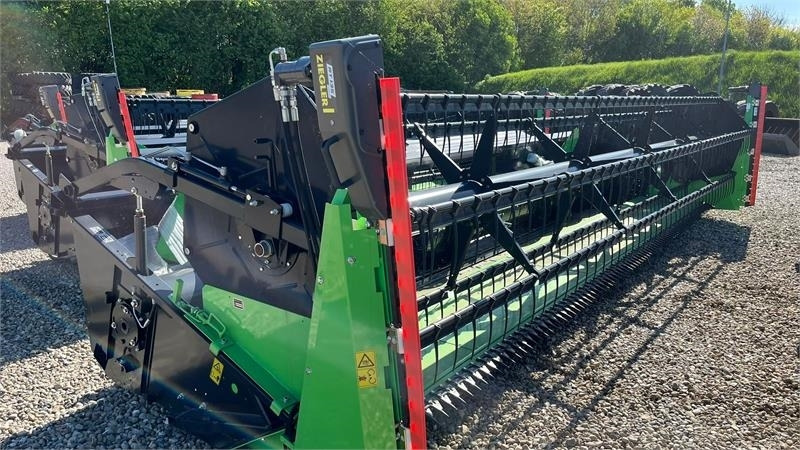 Deutz-fahr C7206 With 24feed - 7.2m header. New and unused Co - Máy gặt đập: hình 4 Deutz-fahr C7206 With 24feed - 7.2m header. New and unused Co - Máy gặt đập: hình 4