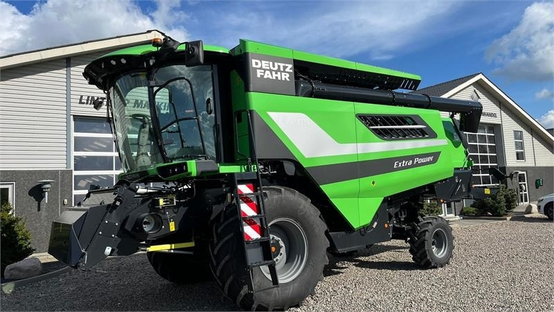 Deutz-fahr C7206 With 24feed - 7.2m header. New and unused Co - Máy gặt đập: hình 2 Deutz-fahr C7206 With 24feed - 7.2m header. New and unused Co - Máy gặt đập: hình 2