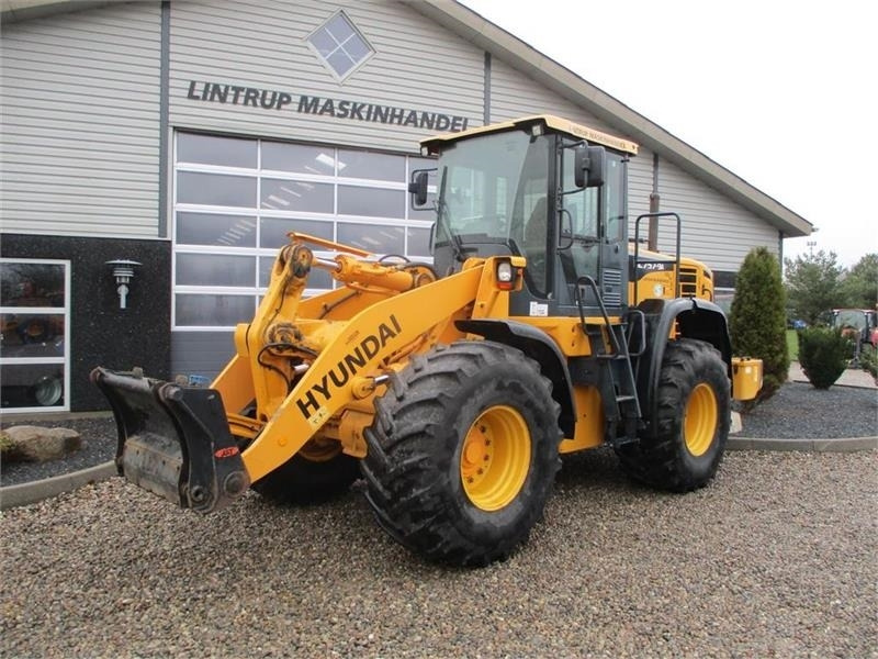 Hyundai 757-9A med 620/75R26 traktor hjul montering på - Máy xúc lật bánh lốp: hình 4 Hyundai 757-9A med 620/75R26 traktor hjul montering på - Máy xúc lật bánh lốp: hình 4