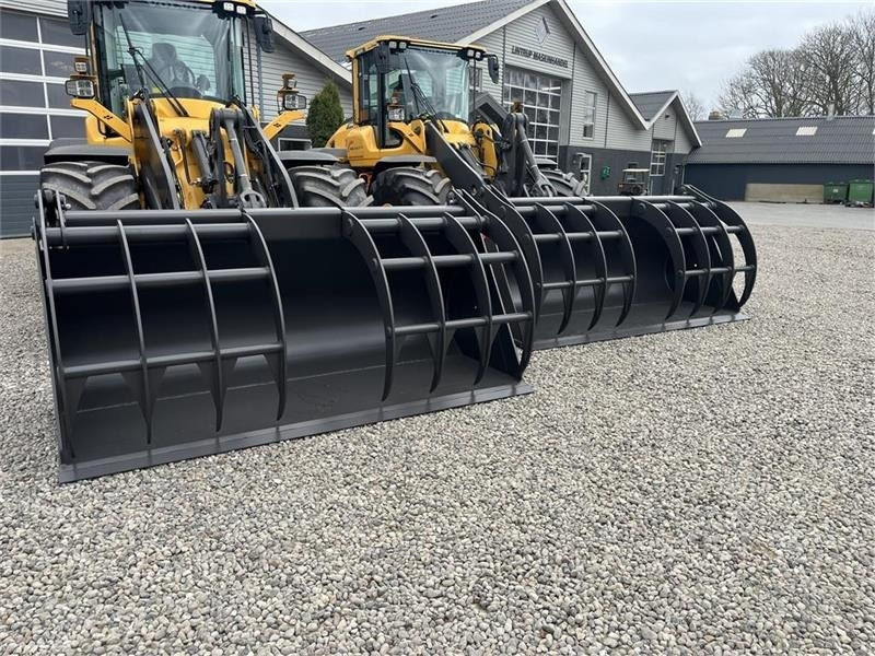 Máy xúc lật bánh lốp JST Overfaldsskovl 300 med skårende tænder og med ekst: hình 8 Máy xúc lật bánh lốp JST Overfaldsskovl 300 med skårende tænder og med ekst: hình 8