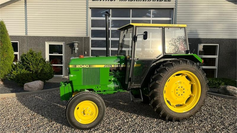John Deere 2040 Med nye dæk hele vejen rundt - Máy cày: hình 1 John Deere 2040 Med nye dæk hele vejen rundt - Máy cày: hình 1