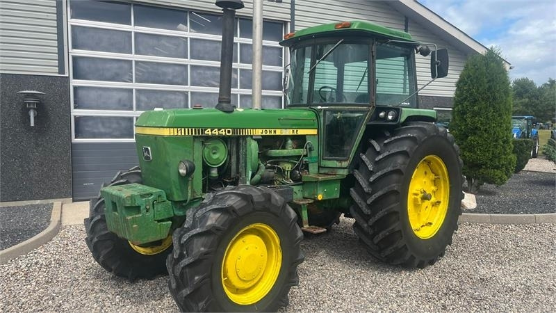 John Deere 4430 Med Powershift - Máy cày: hình 2 John Deere 4430 Med Powershift - Máy cày: hình 2