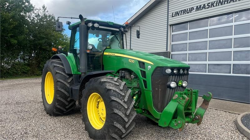 Máy cày John Deere 8230 Med frontlift: hình 17