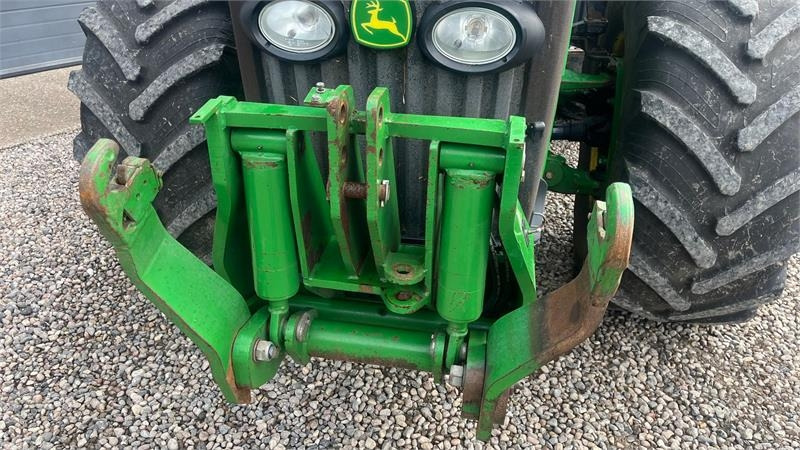 John Deere 8230 Med frontlift - Máy cày: hình 4 John Deere 8230 Med frontlift - Máy cày: hình 4