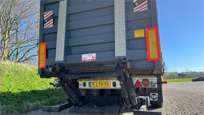 Krone Sættevogn med lift i bag SDP 27 eLB4-CS med lift i - Sơ mi rơ moóc mui bạt: hình 2 Krone Sættevogn med lift i bag SDP 27 eLB4-CS med lift i - Sơ mi rơ moóc mui bạt: hình 2