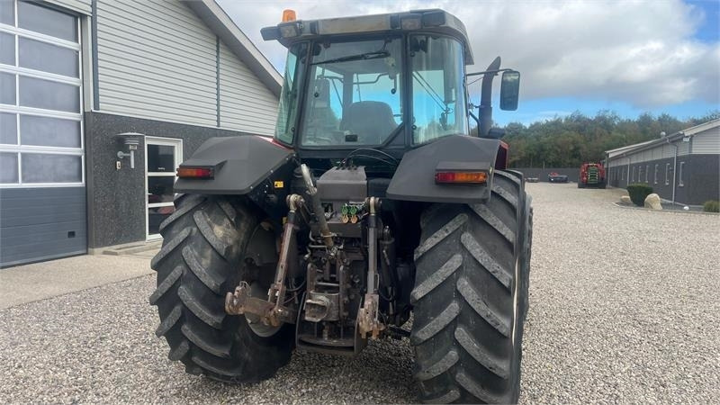 Máy cày Massey Ferguson 8120 DYNA 4 Med frontlift: hình 15 Máy cày Massey Ferguson 8120 DYNA 4 Med frontlift: hình 15