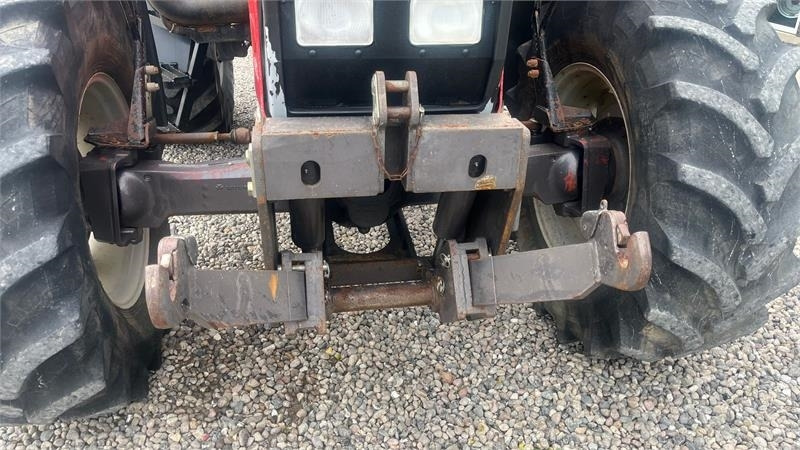 Massey Ferguson 8120 DYNA 4 Med frontlift - Máy cày: hình 4 Massey Ferguson 8120 DYNA 4 Med frontlift - Máy cày: hình 4