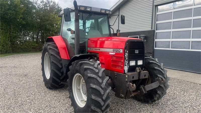 Máy cày Massey Ferguson 8120 DYNA 4 Med frontlift: hình 17 Máy cày Massey Ferguson 8120 DYNA 4 Med frontlift: hình 17