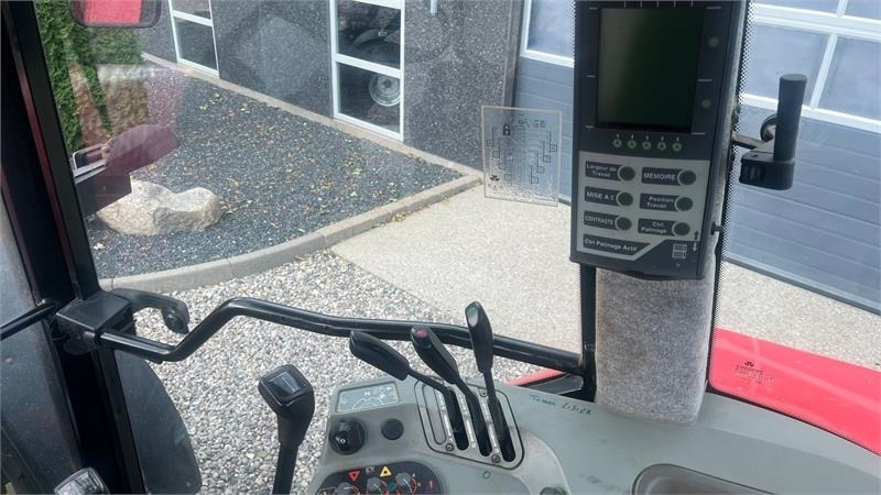 Máy cày Massey Ferguson 8120 DYNA 4 Med frontlift: hình 7 Máy cày Massey Ferguson 8120 DYNA 4 Med frontlift: hình 7