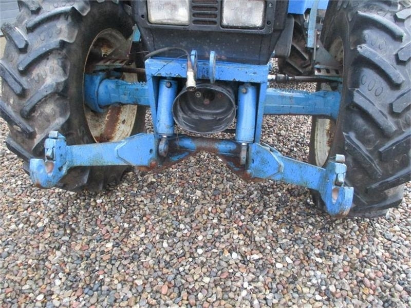 New Holland 8240 SLE Med frontlift og frontPTO - Máy cày: hình 4 New Holland 8240 SLE Med frontlift og frontPTO - Máy cày: hình 4